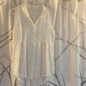 Light summer blouse with embroidered bees. Woman’s L